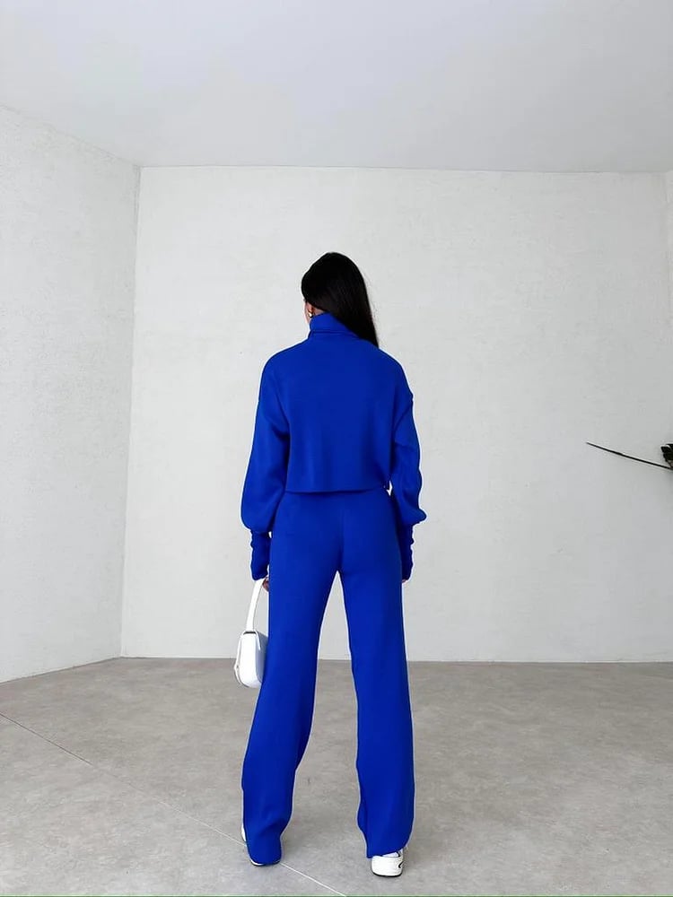 TURTLENECK GLOVE KNIT SUIT